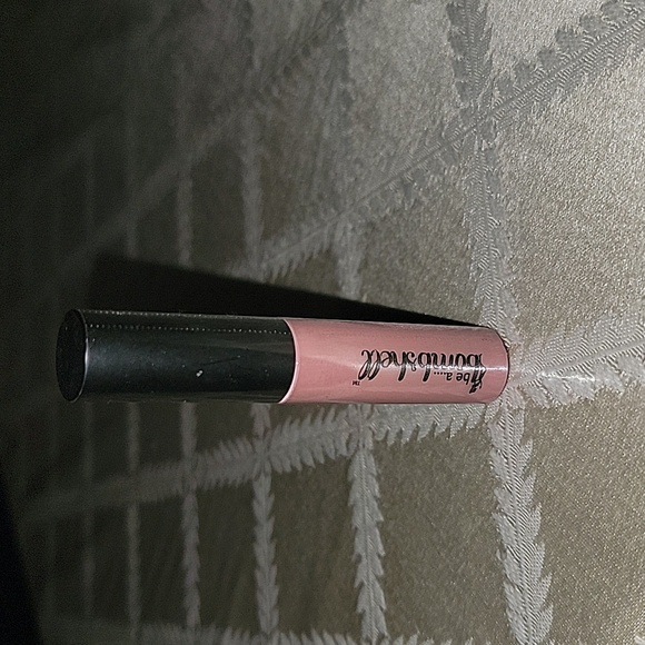 Be A Bombshell Pout Potion - Picture 2 of 3